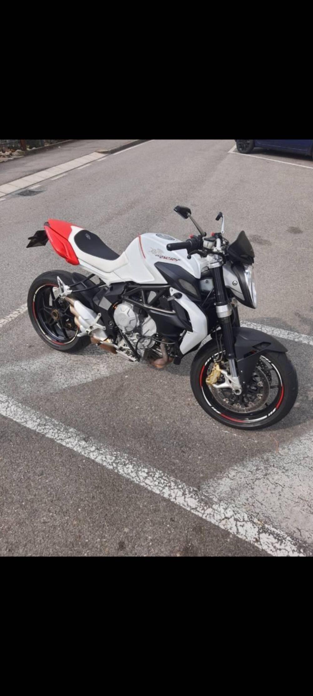 MV Agusta Brutale 800 (2012 - 15) (2)