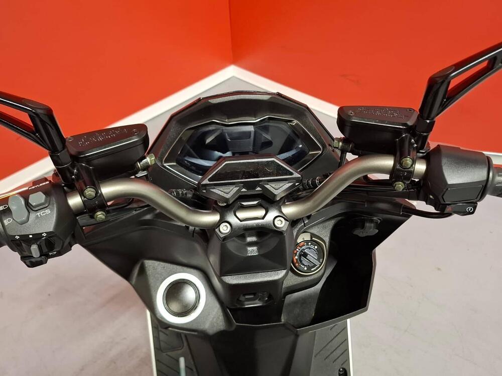 Kymco KRV 200 (2023 - 26) (9)