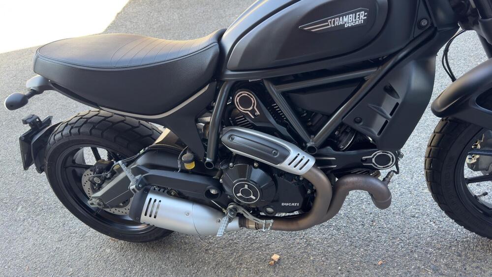 Ducati Scrambler 800 Icon Dark (2021 - 22) (2)