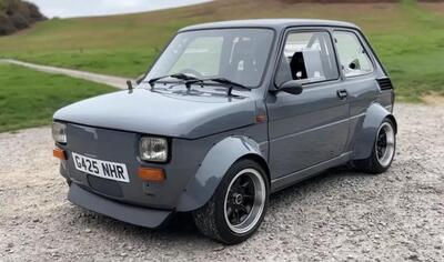 Elaborazioni estreme: Una Fiat 126 con motore BMW K75 [GALLERY]