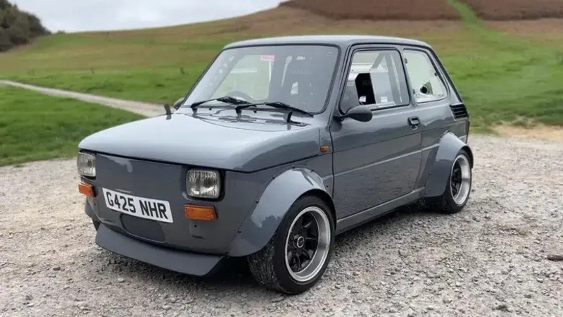 Fiat 126 con motore BMW da moto: la cosa pi&ugrave; assurda (e geniale) che vedrai oggi