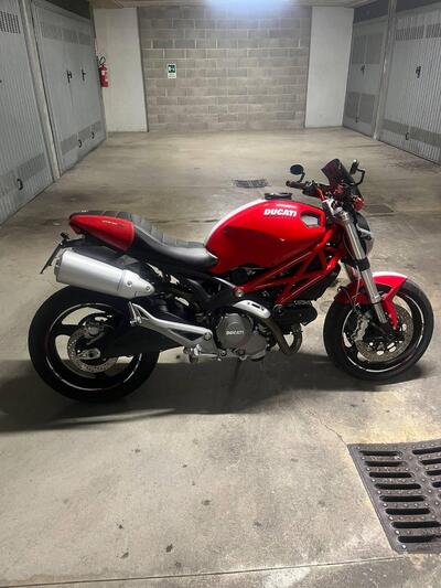 Ducati Monster 696 (2008 - 13) usata