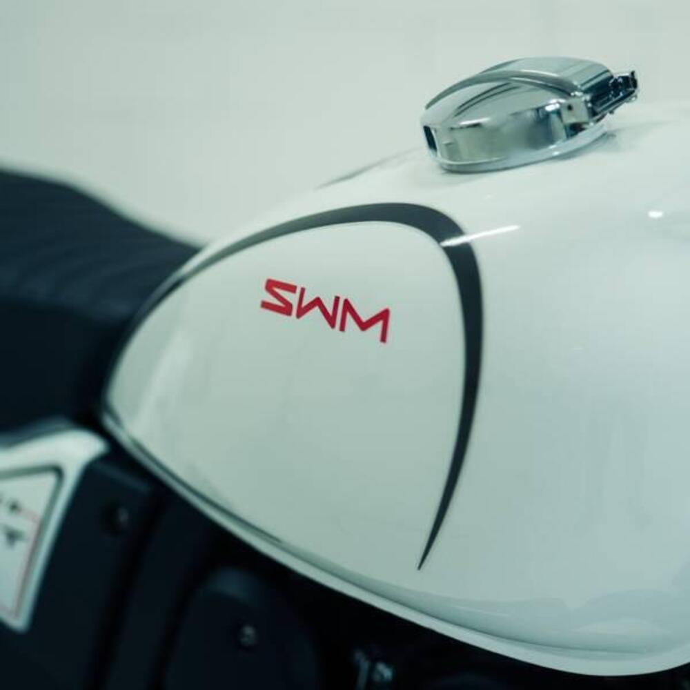 Swm Silver Vase 650 T (2025 - 26) (3)