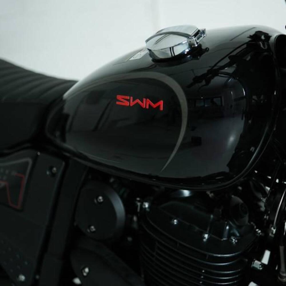 Swm Silver Vase 650 (2025 - 26) (3)