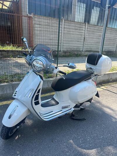 Vespa GTS 125 (2021 - 24) usata