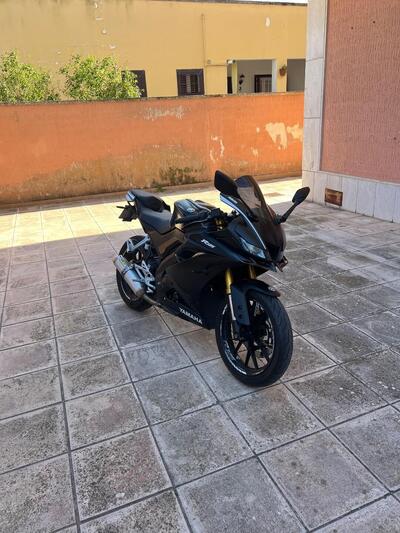 Yamaha YZF R125 (2021 - 22) usata