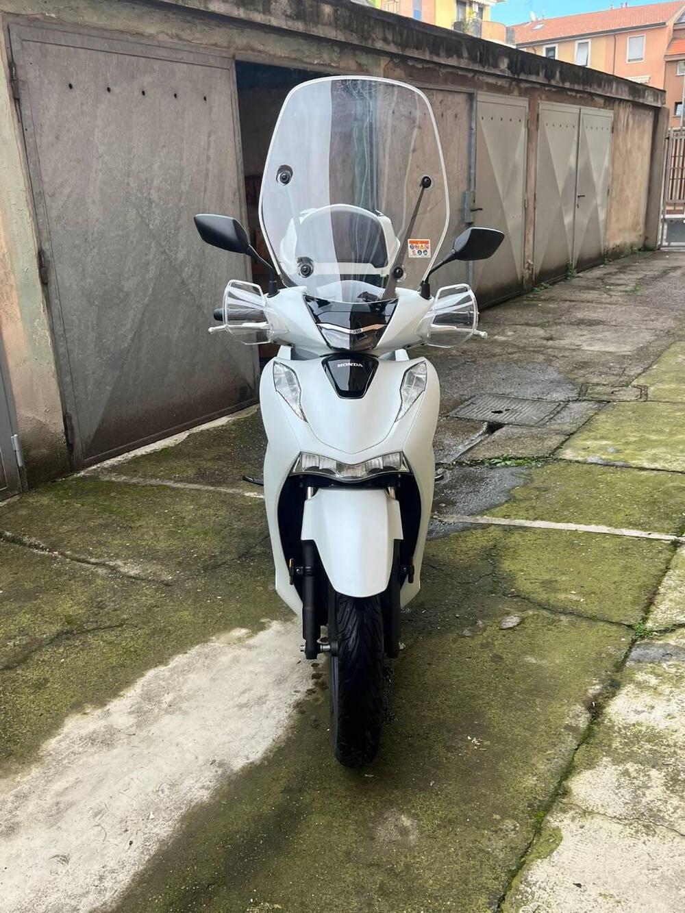 Honda SH 150i (2024 - 25) (3)