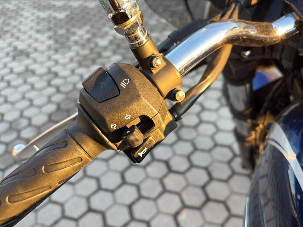 Moto Guzzi V7 850 Stone Special Abs (2021) (9)