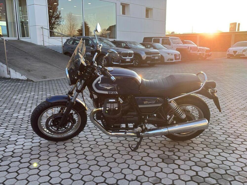 Moto Guzzi V7 850 Stone Special Abs (2021) (7)