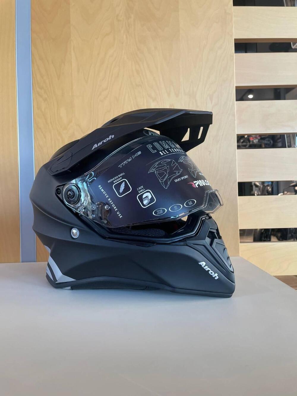 COMMANDER BLACK MATT Airoh (3)