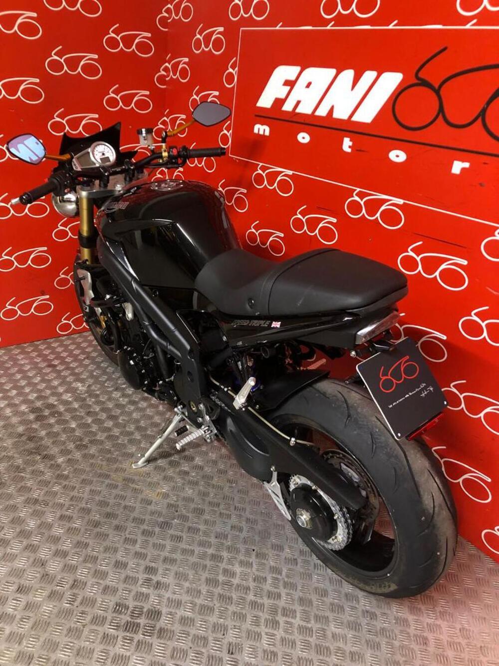 Triumph Speed Triple 1050 (2005 - 11) (4)