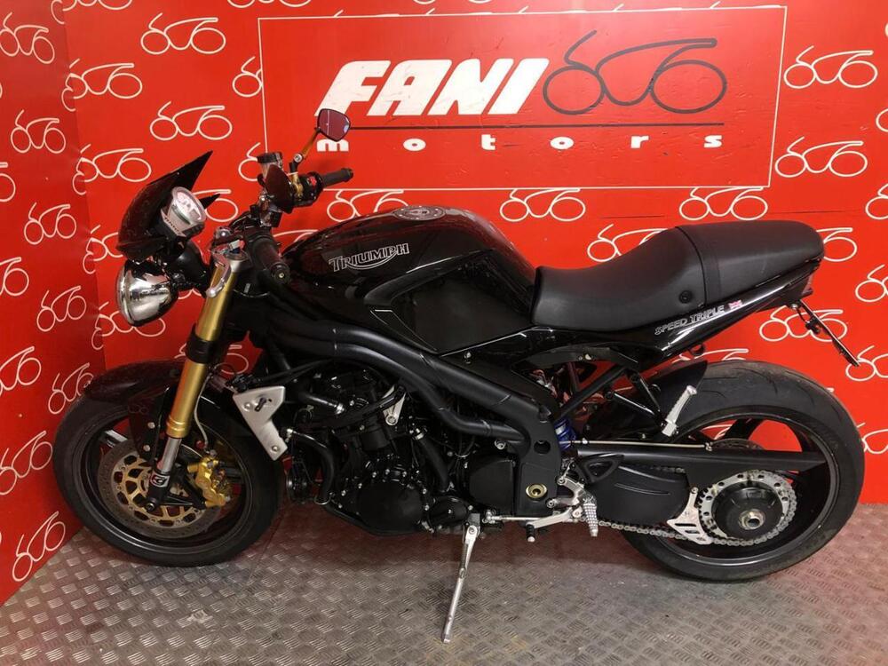 Triumph Speed Triple 1050 (2005 - 11) (3)