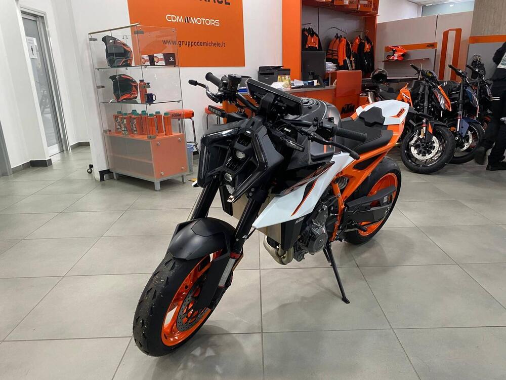 KTM 990 Duke R (2026) (2)