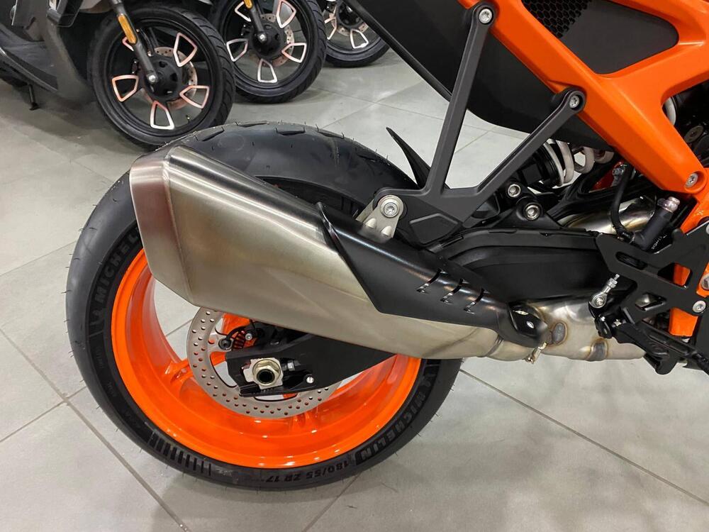 KTM 990 Duke R (2026) (11)
