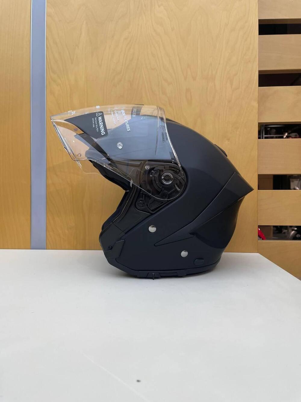 H 21 BLACK MATT Airoh (2)