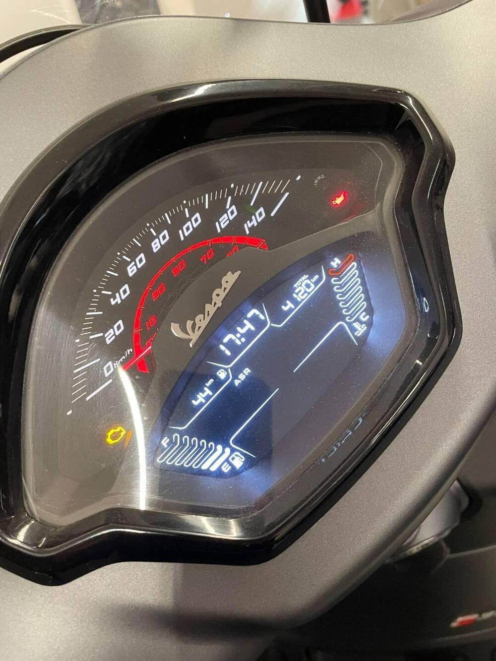 Vespa GTS 300 (2023 - 24) (2)