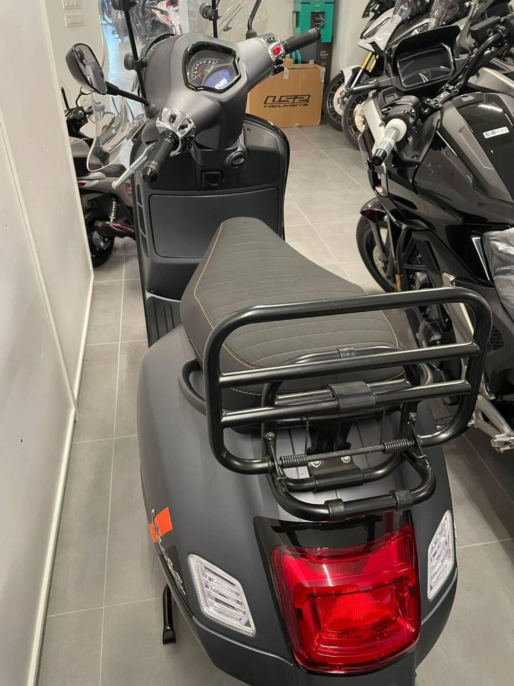 Vespa GTS 300 (2023 - 24) (6)