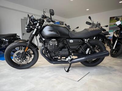 Moto Guzzi V7 Stone (2021 - 24) usata