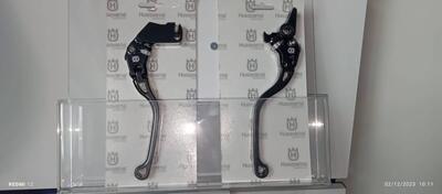 COPPIA LEVE ANTIROTTURA IN CNC Husqvarna