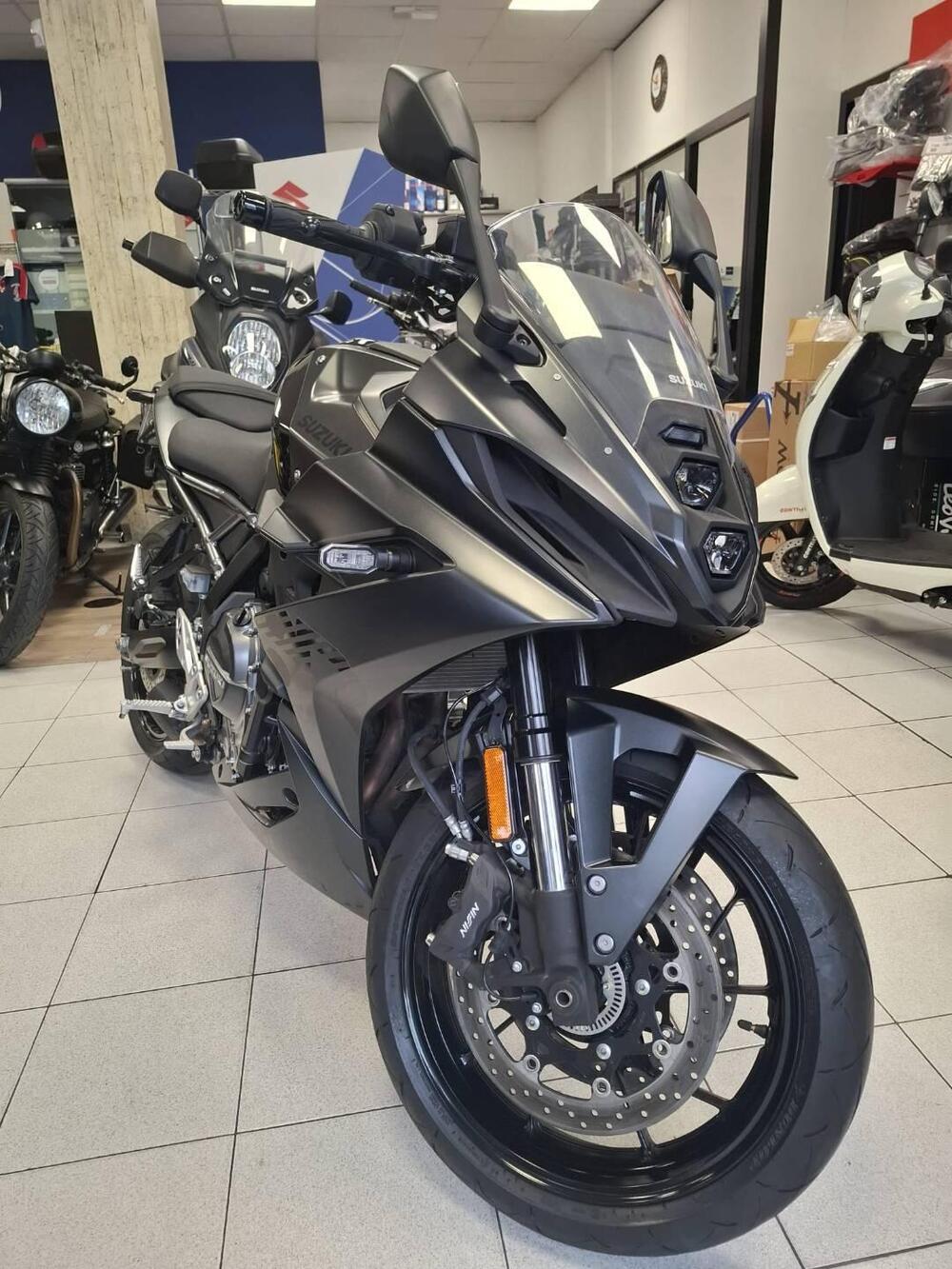 Suzuki GSX-8R (2024 - 26)