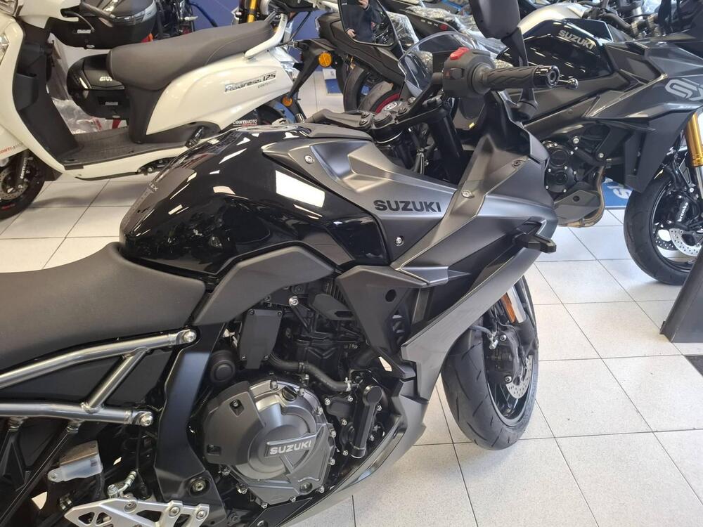 Suzuki GSX-8R (2024 - 26) (3)