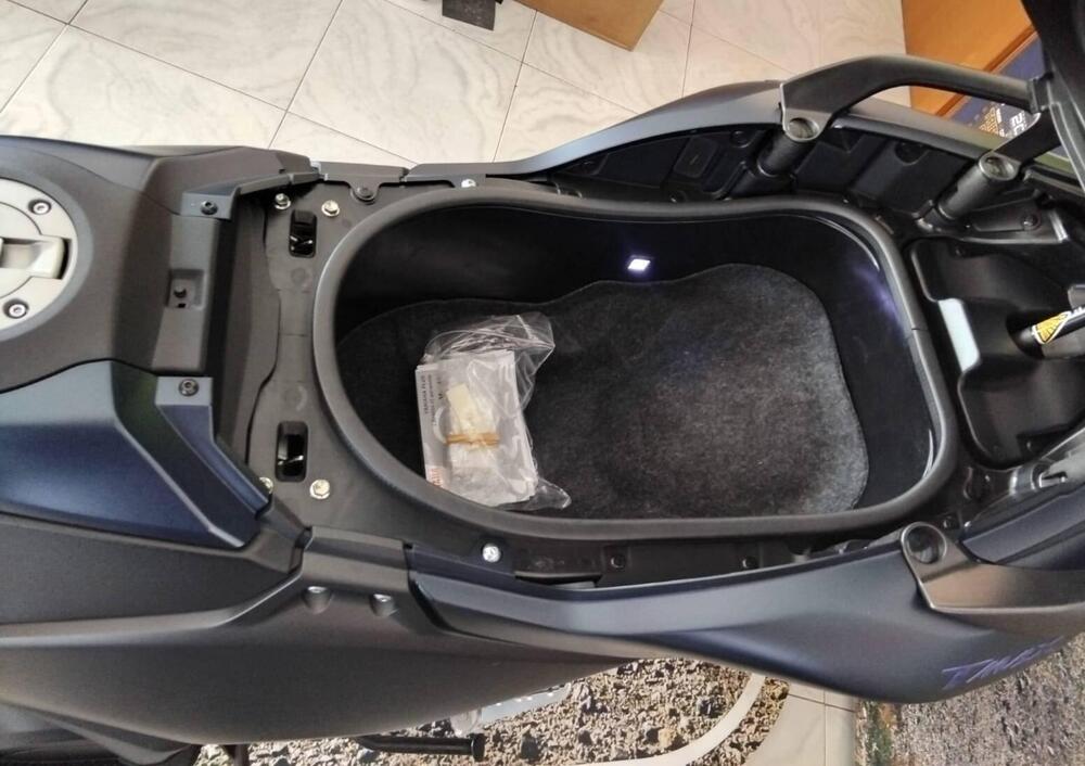 Yamaha T-Max 560 (2022 - 24) (7)