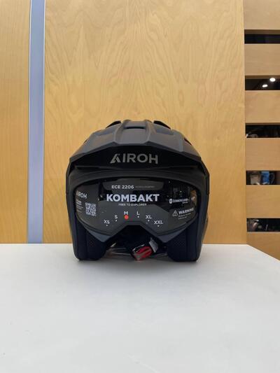 KOMBAKT BLACK MATT Airoh