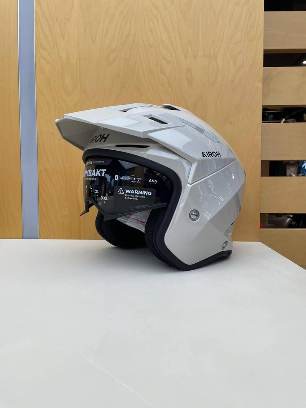 KOMBAKT MOCHA GLOW GLOSS Airoh (2)