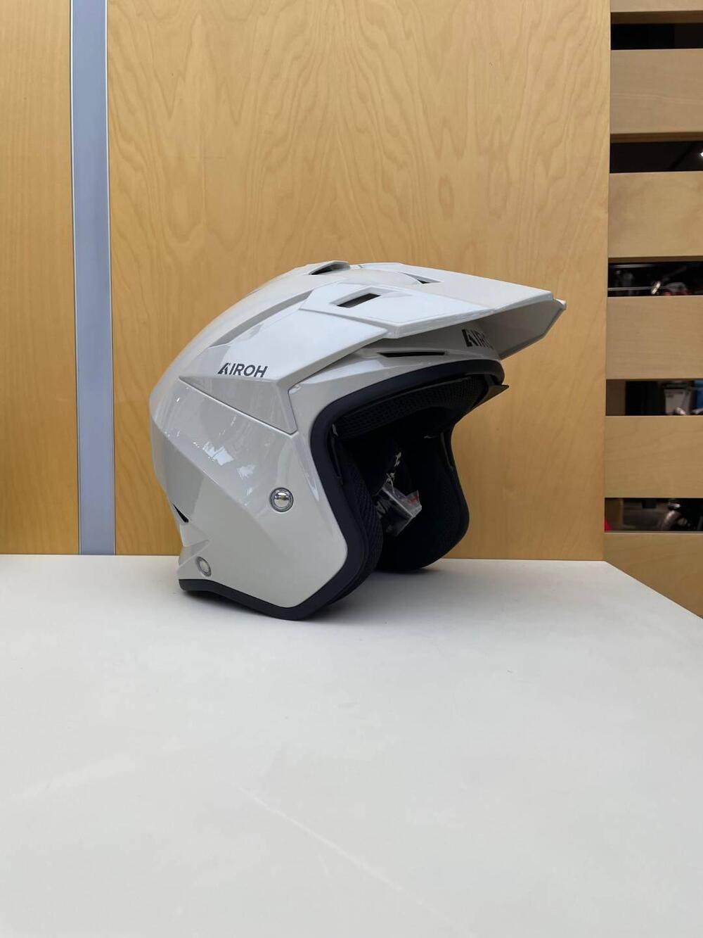 KOMBAKT MOCHA GLOW GLOSS Airoh (3)