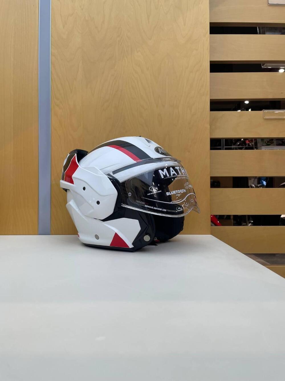 MATHISSE II EXPLORED REDGLOSS Airoh (3)