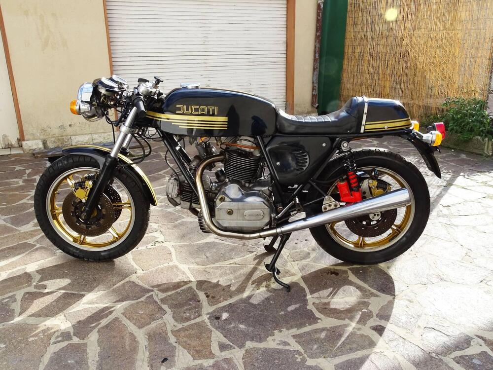Ducati 900 SS 