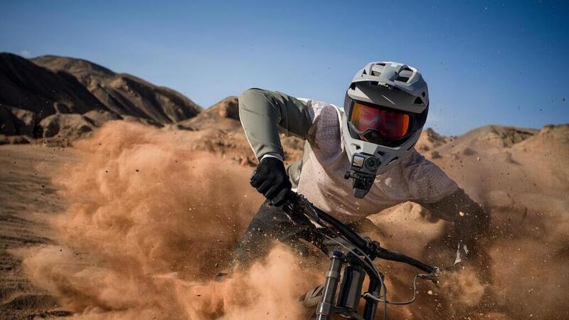 Osmo Action 6, la prima action cam di DJI ad apertura variabile