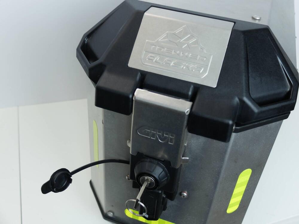 Valigia laterale sinistra Givi Trekker Alaska 36 (6)