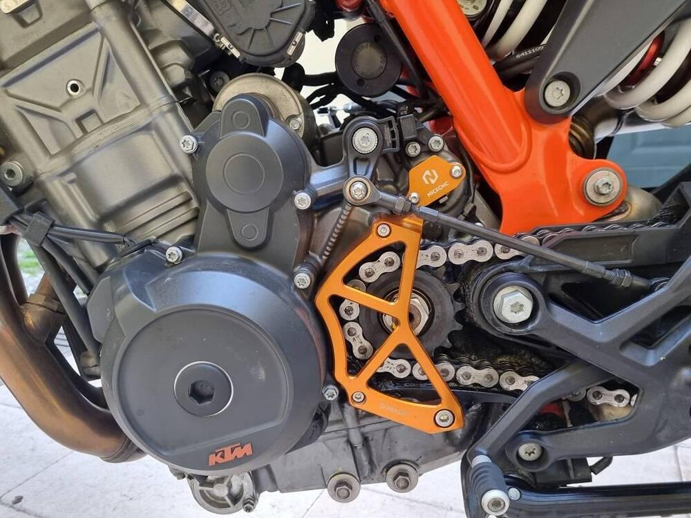 KTM 890 Duke R (2021) (4)