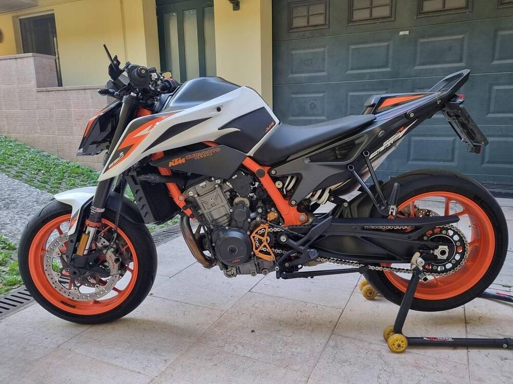 KTM 890 Duke R (2021) (6)