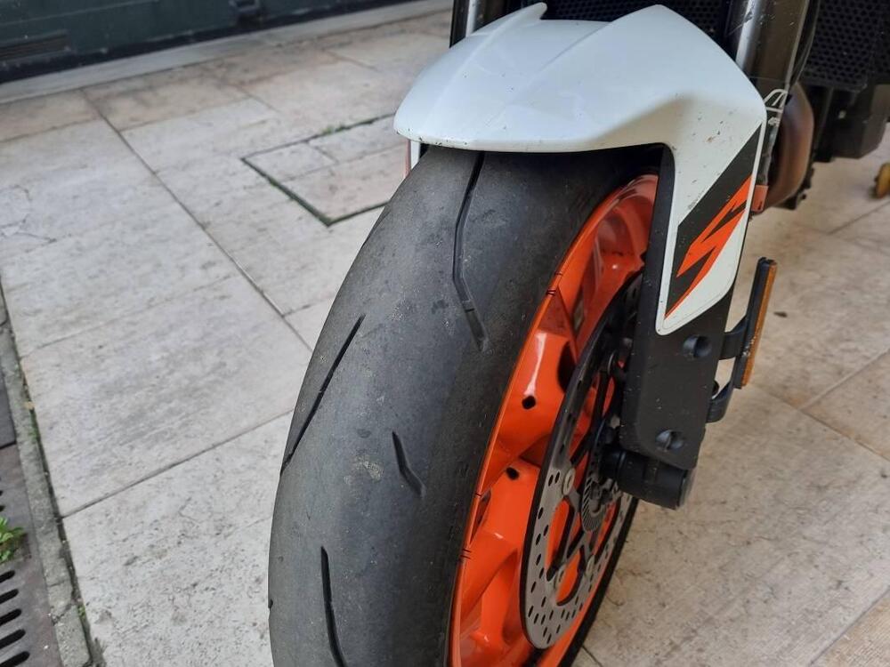 KTM 890 Duke R (2021) (8)