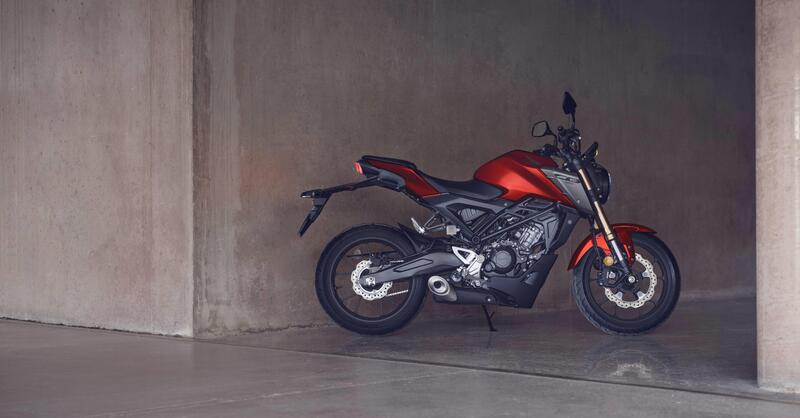 Honda aggiorna la CB125R: nuove colorazioni, sostanza confermata