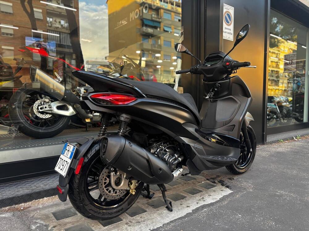 Piaggio Beverly 300 S ABS-ASR (2021 - 25) (2)