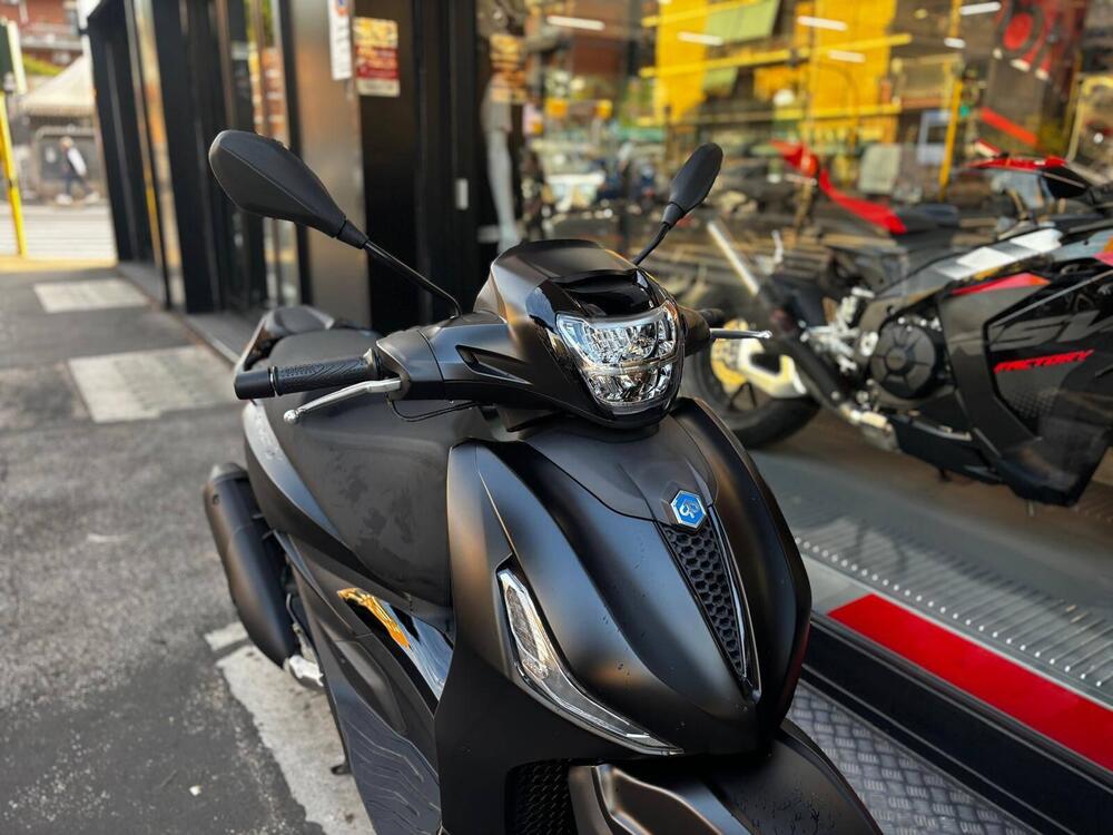 Piaggio Beverly 300 S ABS-ASR (2021 - 25) (7)