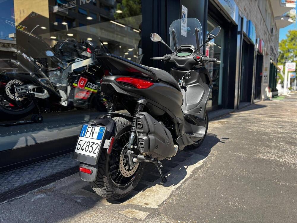 Piaggio Beverly 400 S ABS-ASR (2021 - 24) (2)