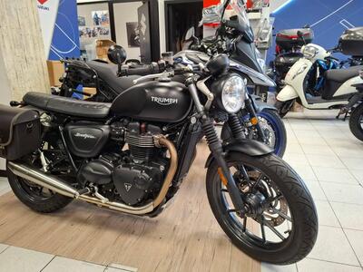 Triumph Street Twin 900 (2016) usata