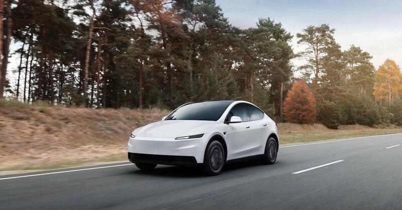 Tesla Model Y Standard: sotto i 40.000&euro; e consuma meno di tutte. Cosa ha sacrificato? (VIDEO)
