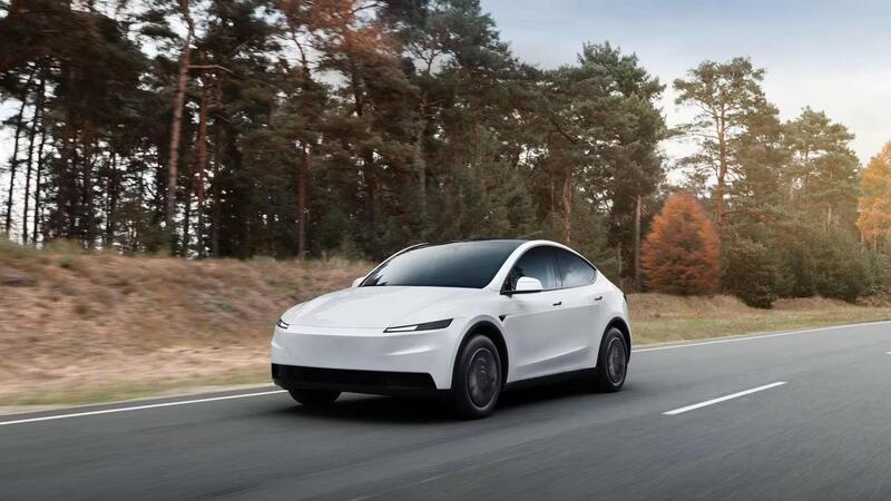 Tesla Model Y Standard: sotto i 40.000&euro; e consuma meno di tutte. Cosa ha sacrificato? (VIDEO)