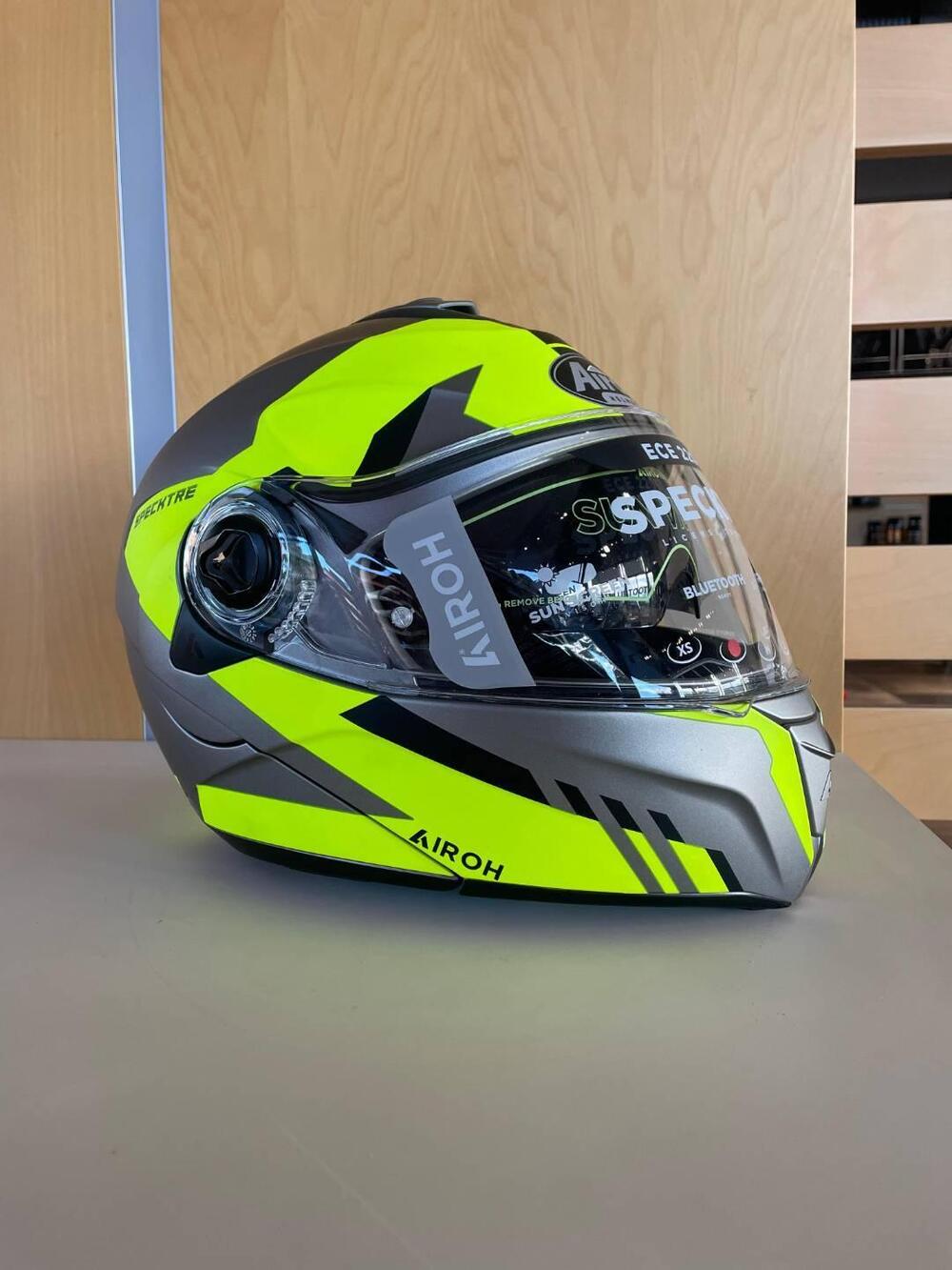 SPECKTRE YELLOW MATT Airoh (2)