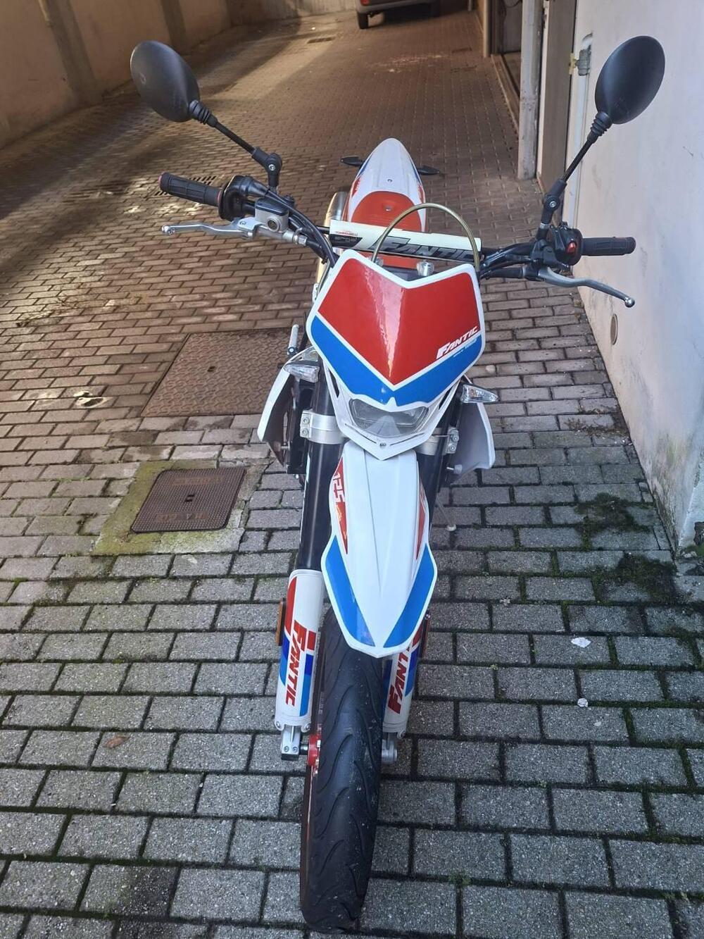 Fantic Motor Motard 125 Performance 4t (2020) (6)