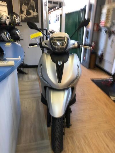 Piaggio Beverly 300 S (2021) usata
