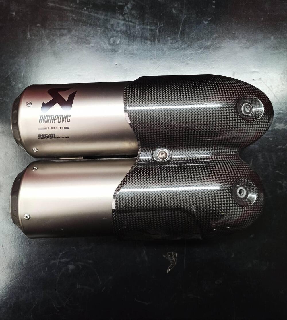 Kit silenziatori Akrapovic Omologati Ducati SuperS