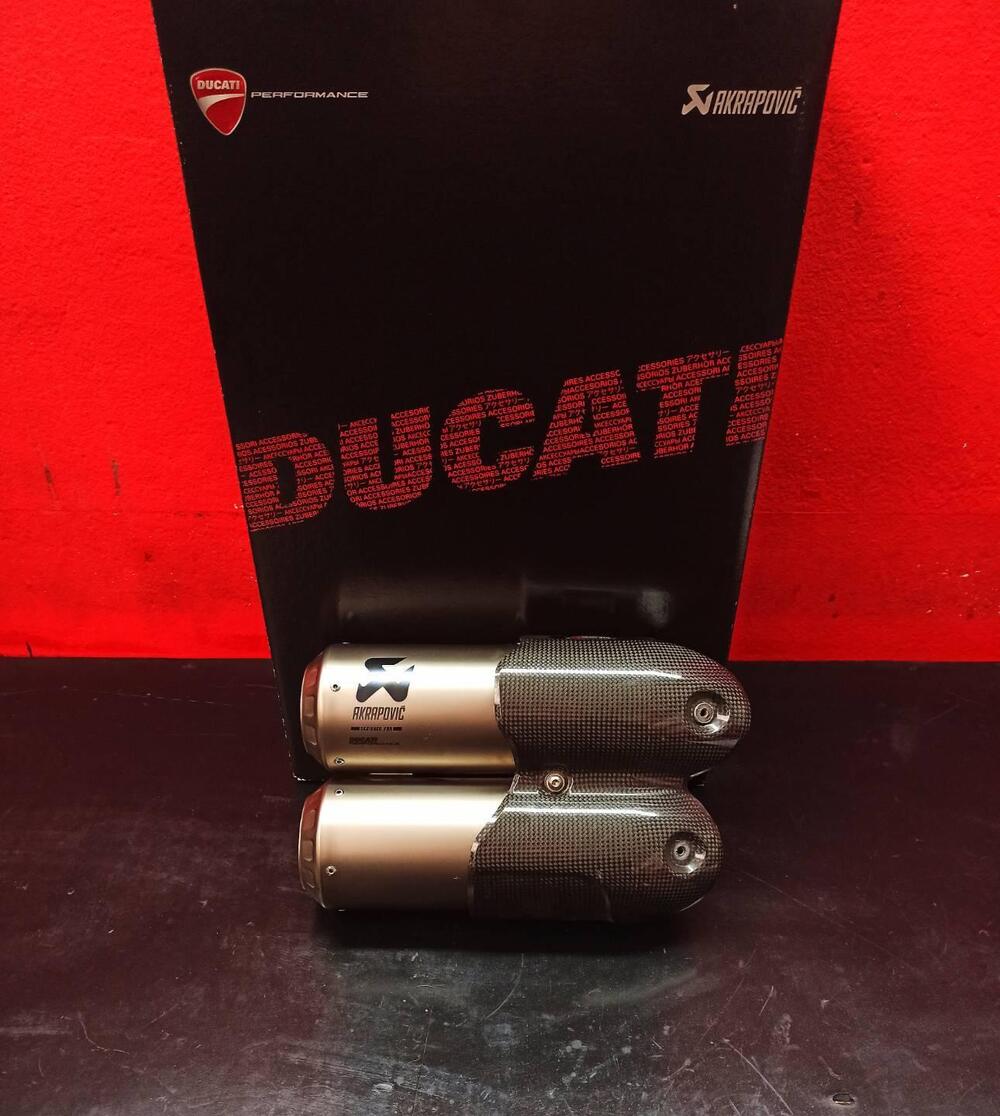 Kit silenziatori Akrapovic Omologati Ducati SuperS (2)