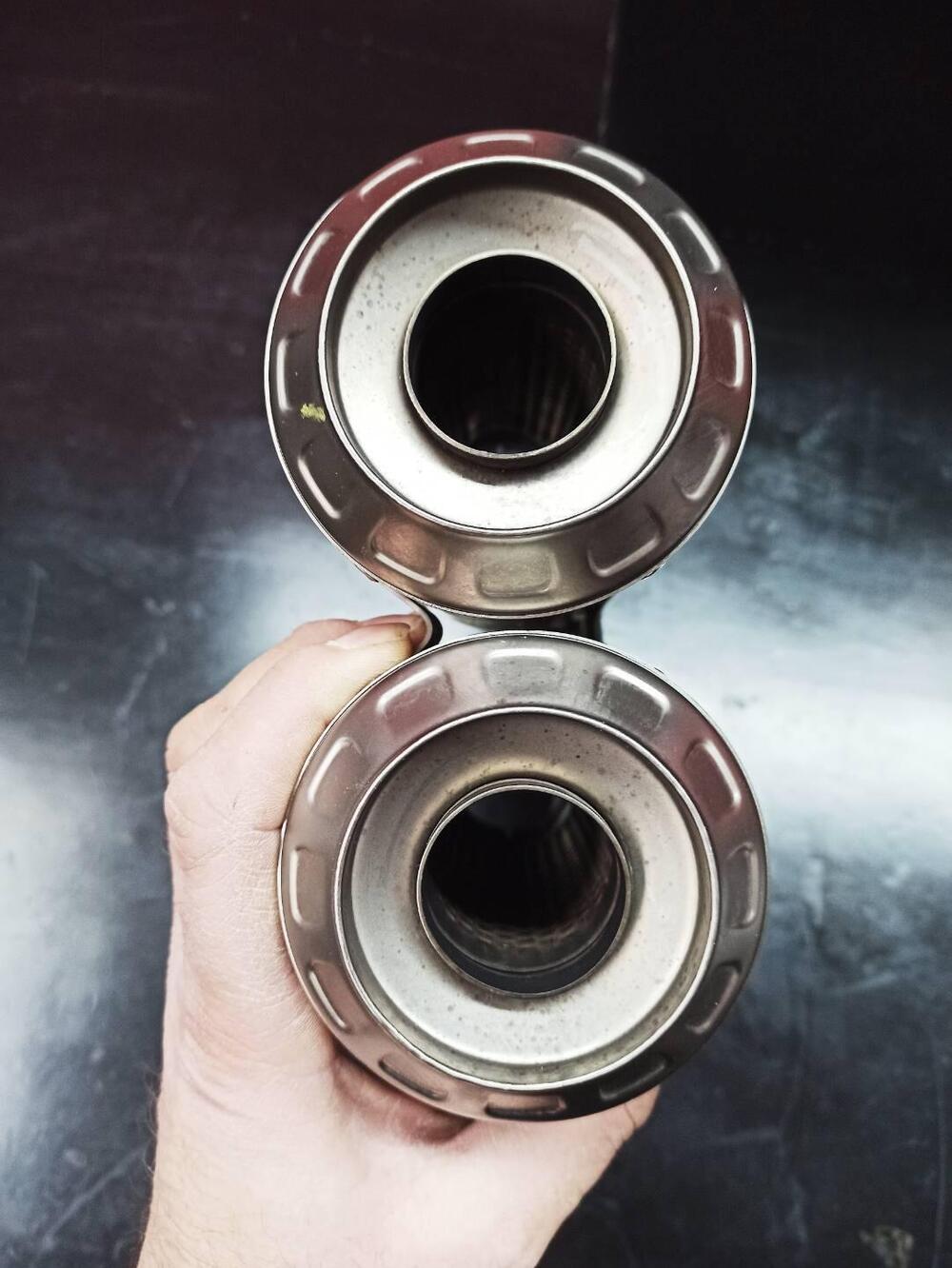 Kit silenziatori Akrapovic Omologati Ducati SuperS (5)