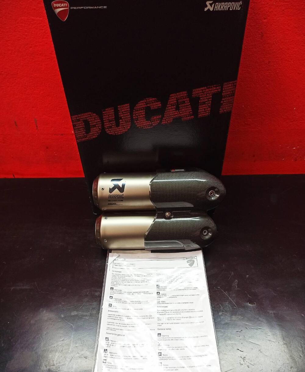 Kit silenziatori Akrapovic Omologati Ducati SuperS (6)